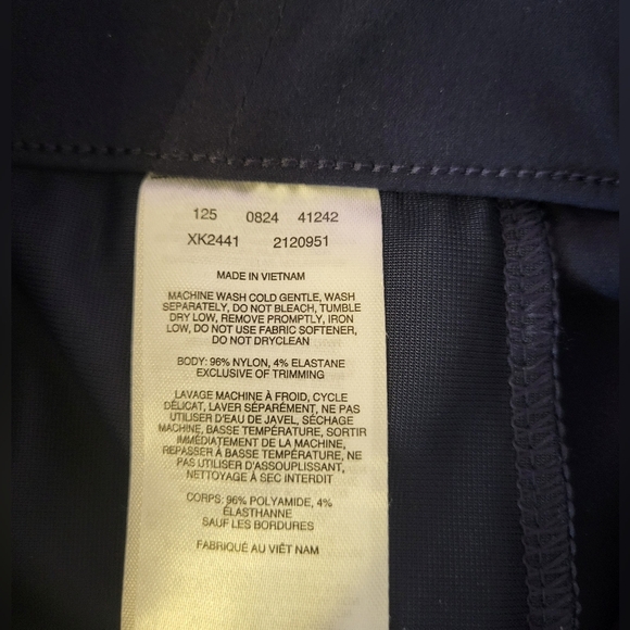 NWOT-Columbia Dark Blue Sportswear Capris, Size Medium (30) - Picture 4 of 6